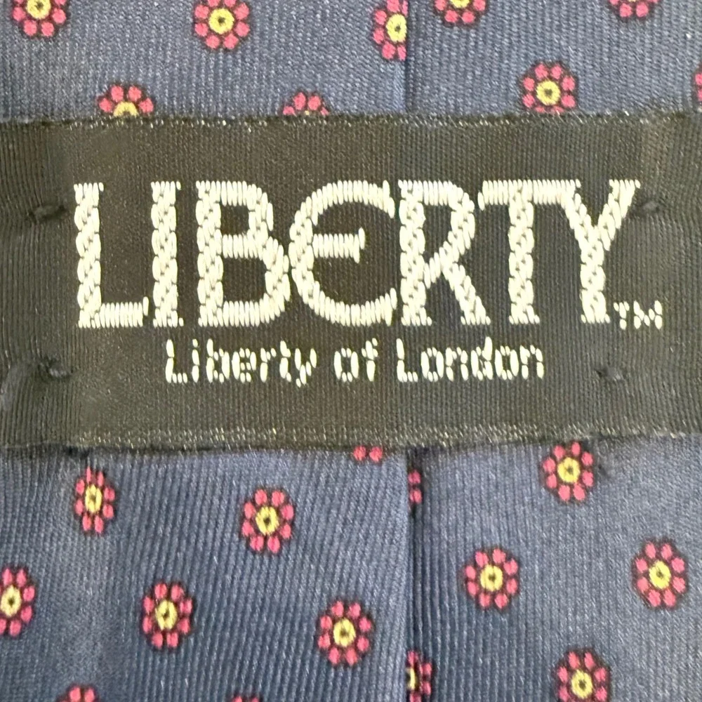 Liberty‎ of London Men's Necktie 100% Silk Blue Pink Floral Made in USA - Picture 3 of 5